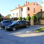 With A Parking Space Banjole, - 7242 Πούλα