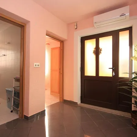 With A Parking Space Banjole, - 7242 Apartamento Pula