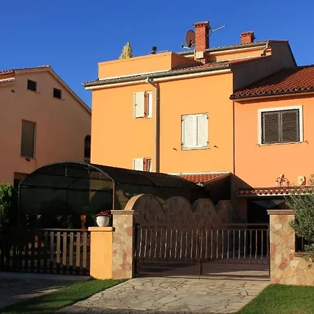 With A Parking Space Banjole, - 7242 * Pula