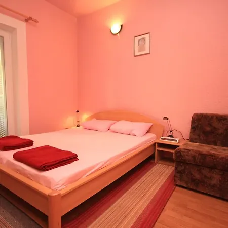 Apartment With A Parking Space Banjole, - 7242 *