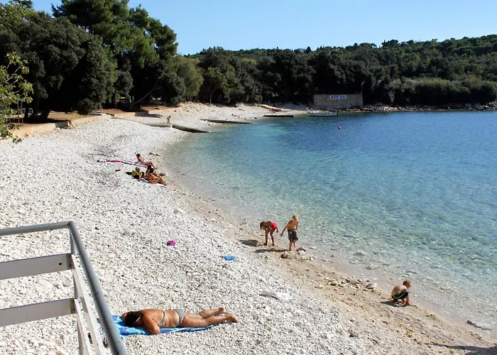 아파트 With A Parking Space Banjole, - 7242 *