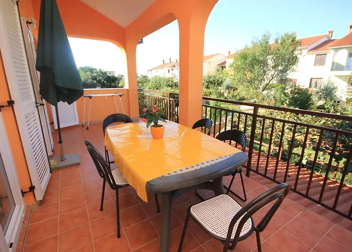 With A Parking Space Banjole, - 7242 아파트 *