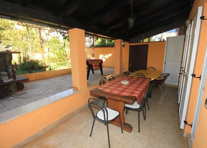 With A Parking Space Banjole, - 7242 아파트 *