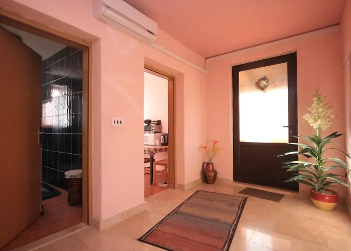 아파트 With A Parking Space Banjole, - 7242