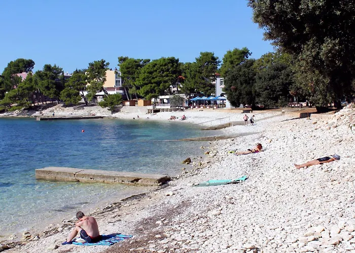 With A Parking Space Banjole, - 7242 풀라